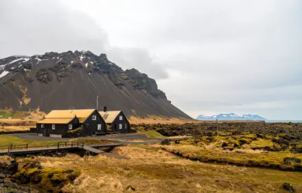 Volcanic Serenity – Cozy Iceland Getaway with Hot Tub